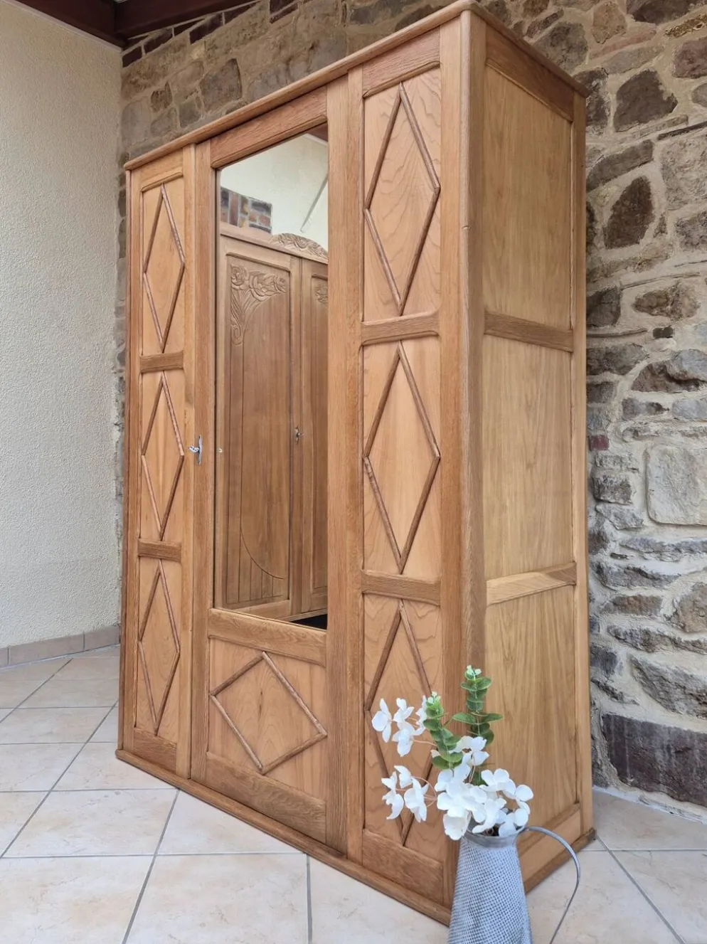 Armoire vintage