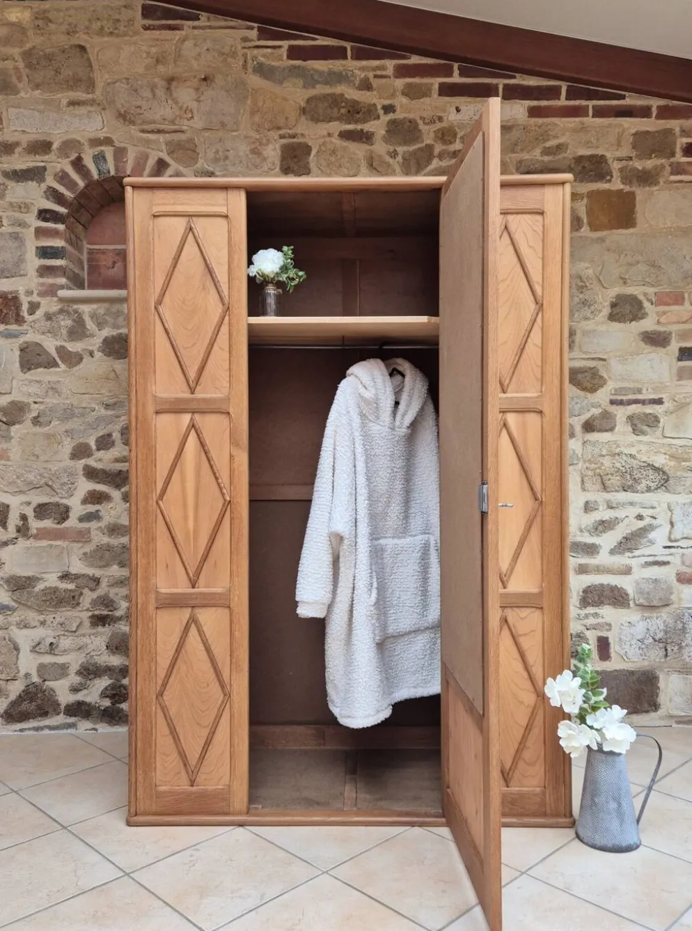 Armoire vintage