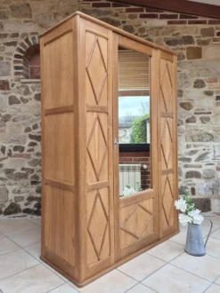 Armoire vintage