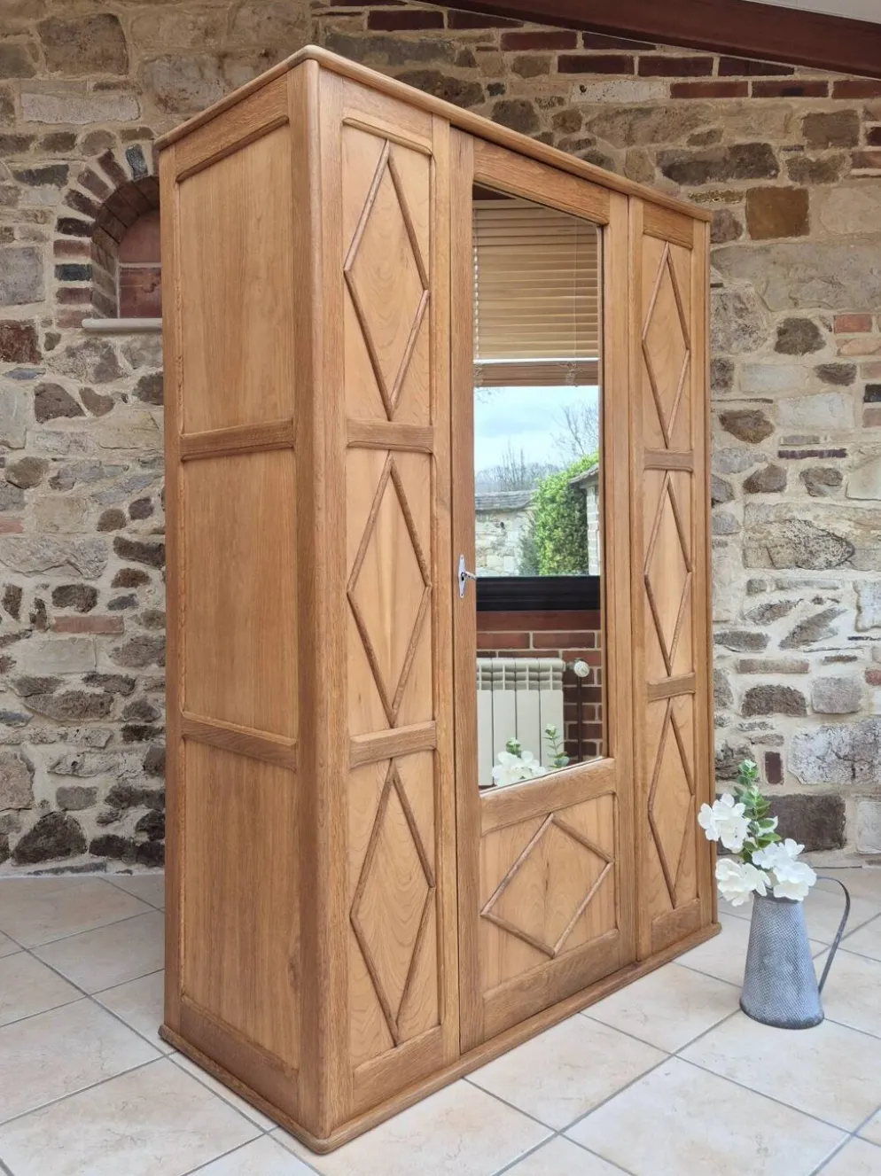 Armoire vintage