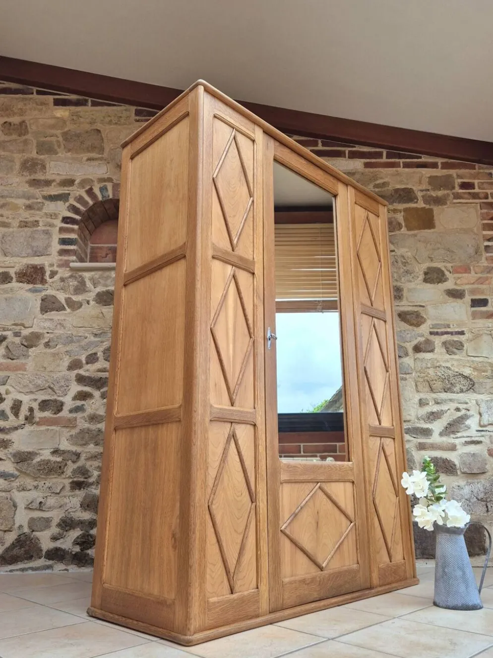Armoire vintage