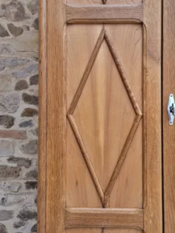 Armoire vintage