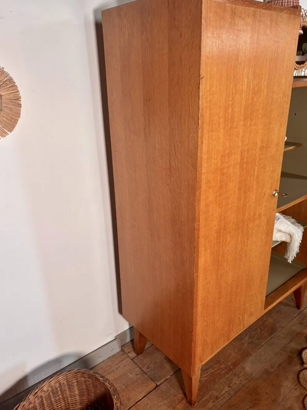 Armoire vintage asymétrique