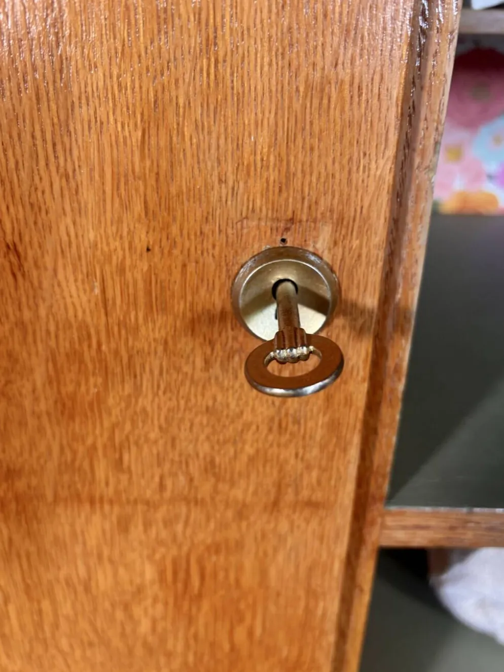 Armoire vintage asymétrique