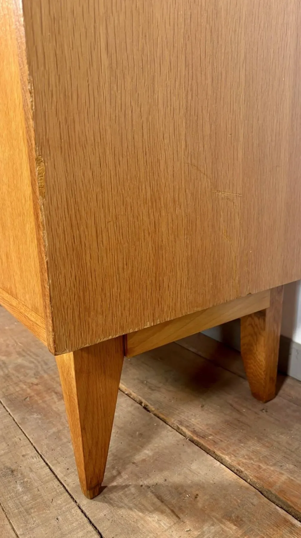 Armoire vintage asymétrique