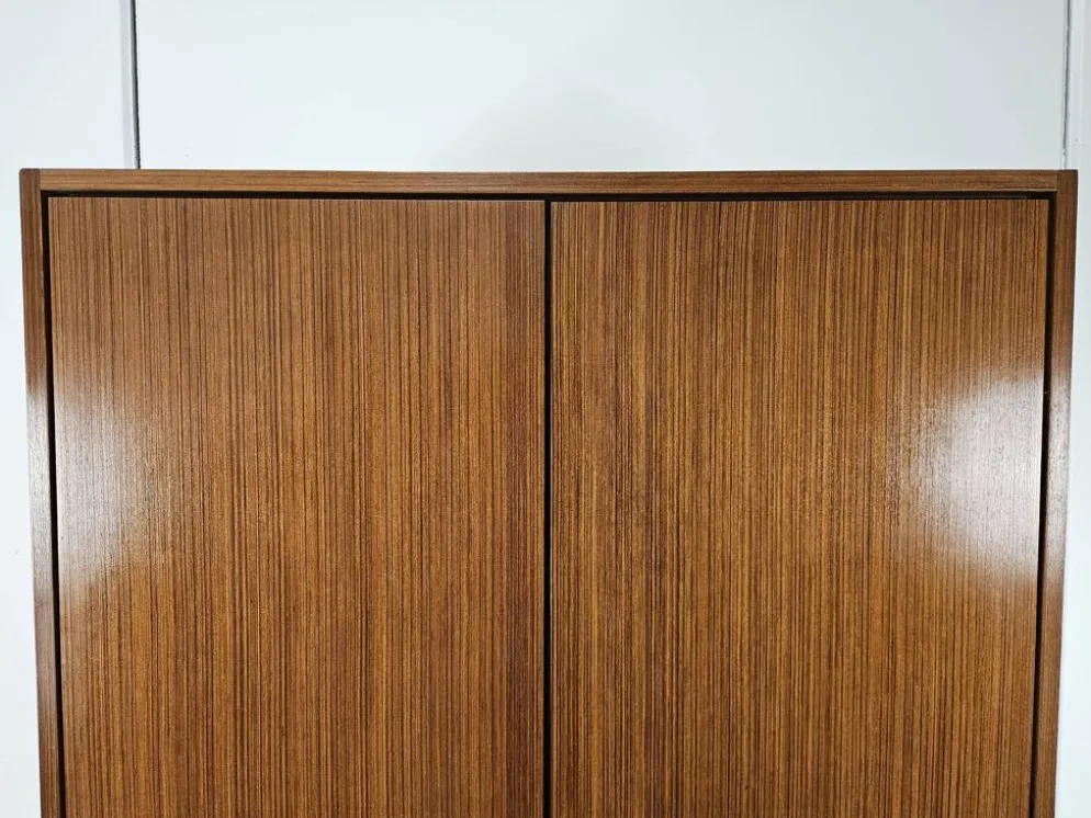 Armoire vintage des années 1960 à deux portes