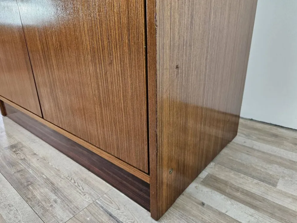 Armoire vintage des années 1960 à deux portes