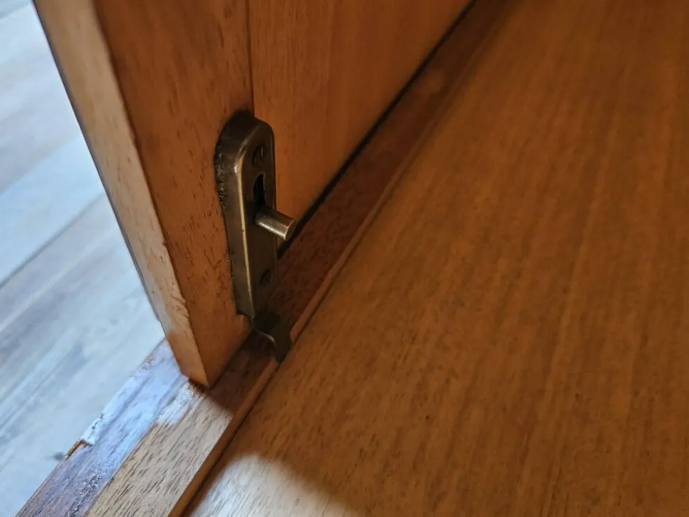 Armoire vintage des années 1960 à deux portes