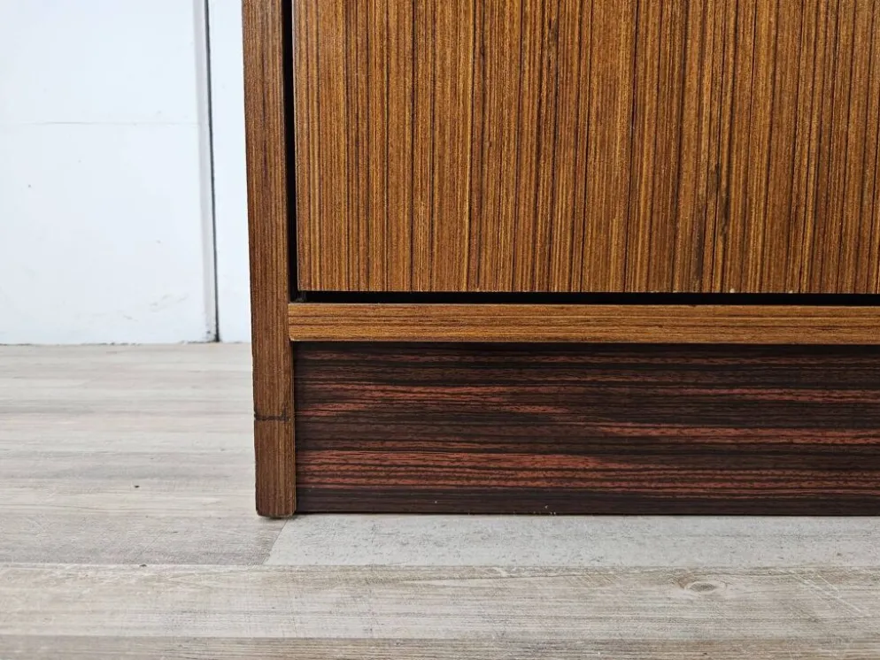 Armoire vintage des années 1960 à deux portes