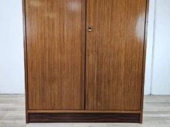 Armoire vintage des années 1960 à deux portes