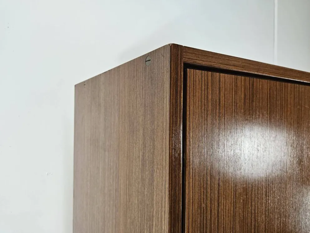 Armoire vintage des années 1960 à deux portes