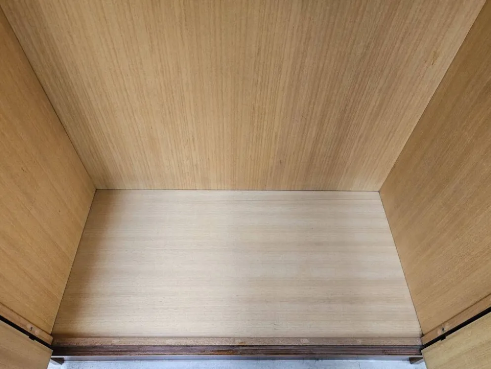 Armoire vintage des années 1960 à deux portes