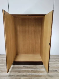 Armoire vintage des années 1960 à deux portes