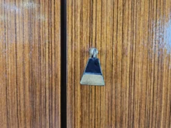 Armoire vintage des années 1960 à deux portes