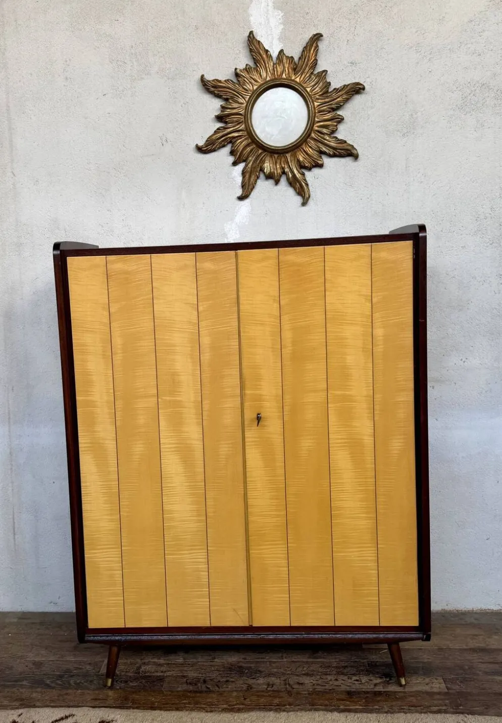 Armoire vintage deux portes pieds compas bi couleur