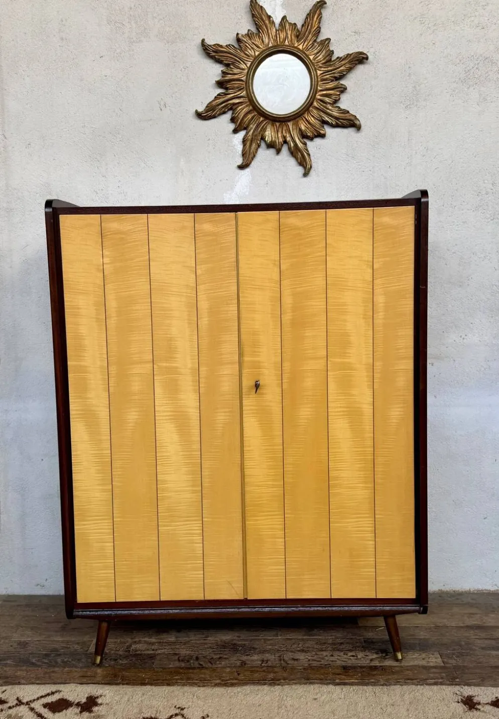 Armoire vintage deux portes pieds compas bi couleur
