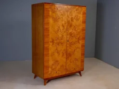 Armoire vintage du milieu du siècle, placage en bois de noyer, Tchécoslovaquie, 176 × 116 × 58 cm