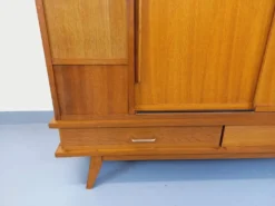 Armoire vintage en bois de chêne des années 60