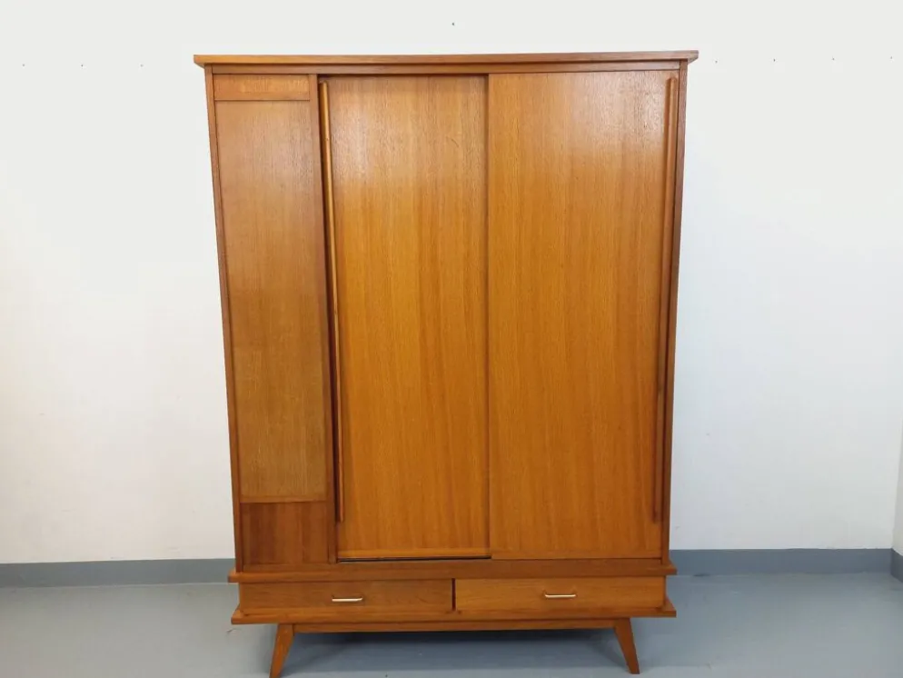 Armoire vintage en bois de chêne des années 60