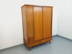 Armoire vintage en bois de chêne des années 60