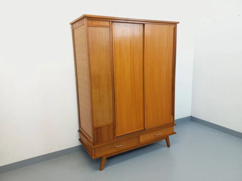 Armoire vintage en bois de chêne des années 60