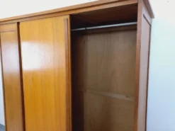 Armoire vintage en bois de chêne des années 60