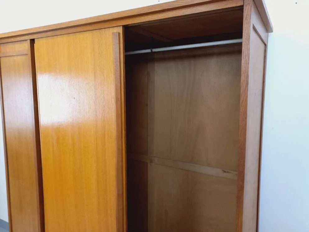 Armoire vintage en bois de chêne des années 60