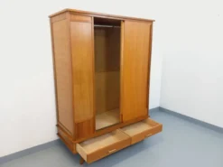 Armoire vintage en bois de chêne des années 60