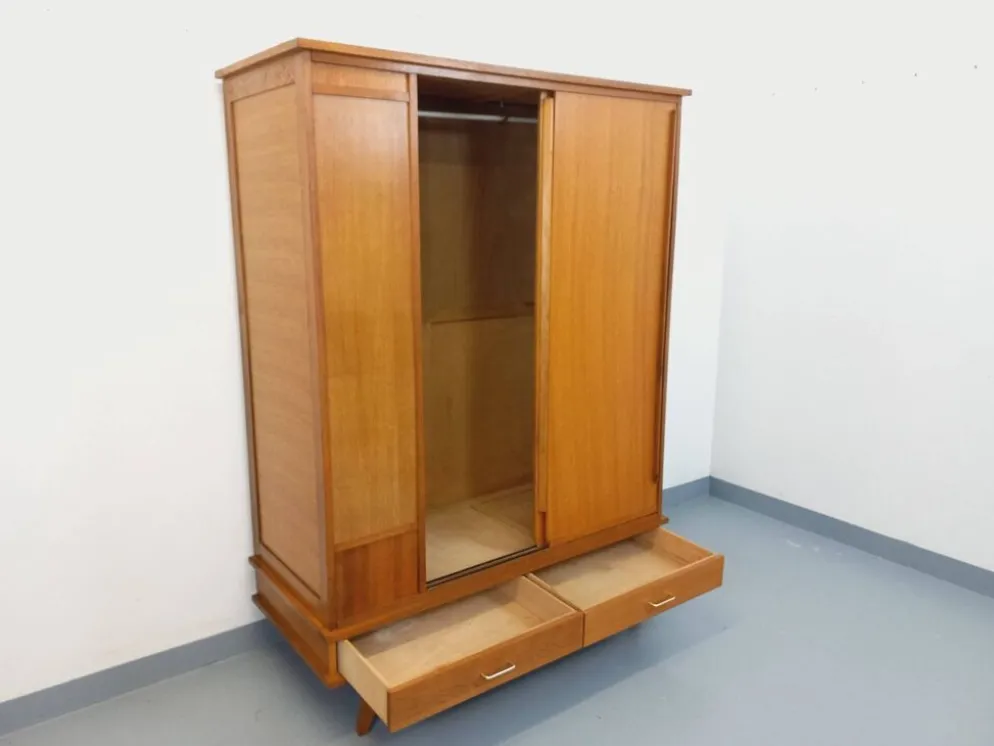 Armoire vintage en bois de chêne des années 60