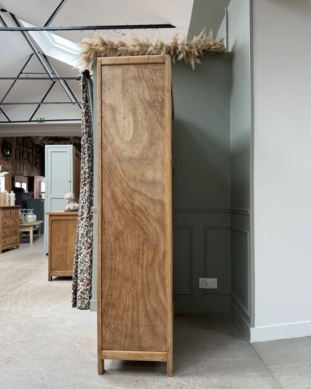 Armoire vintage à portes coulissantes (rénovée)