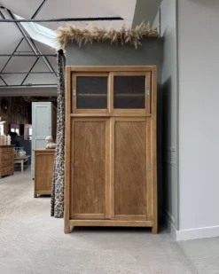 Armoire vintage à portes coulissantes (rénovée)