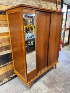 Armoire vintage à portes coulissantes et miroir - Années 1970