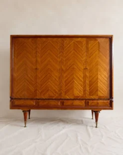 Armoire vintage 4 portes en bois à chevrons, miroir et pieds dorés