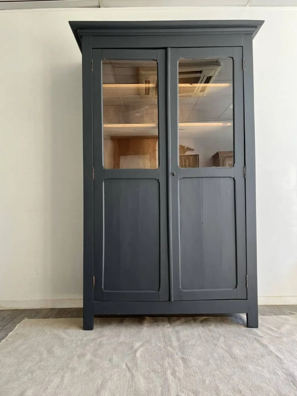 Armoire vitrée
