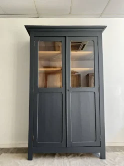 Armoire vitrée