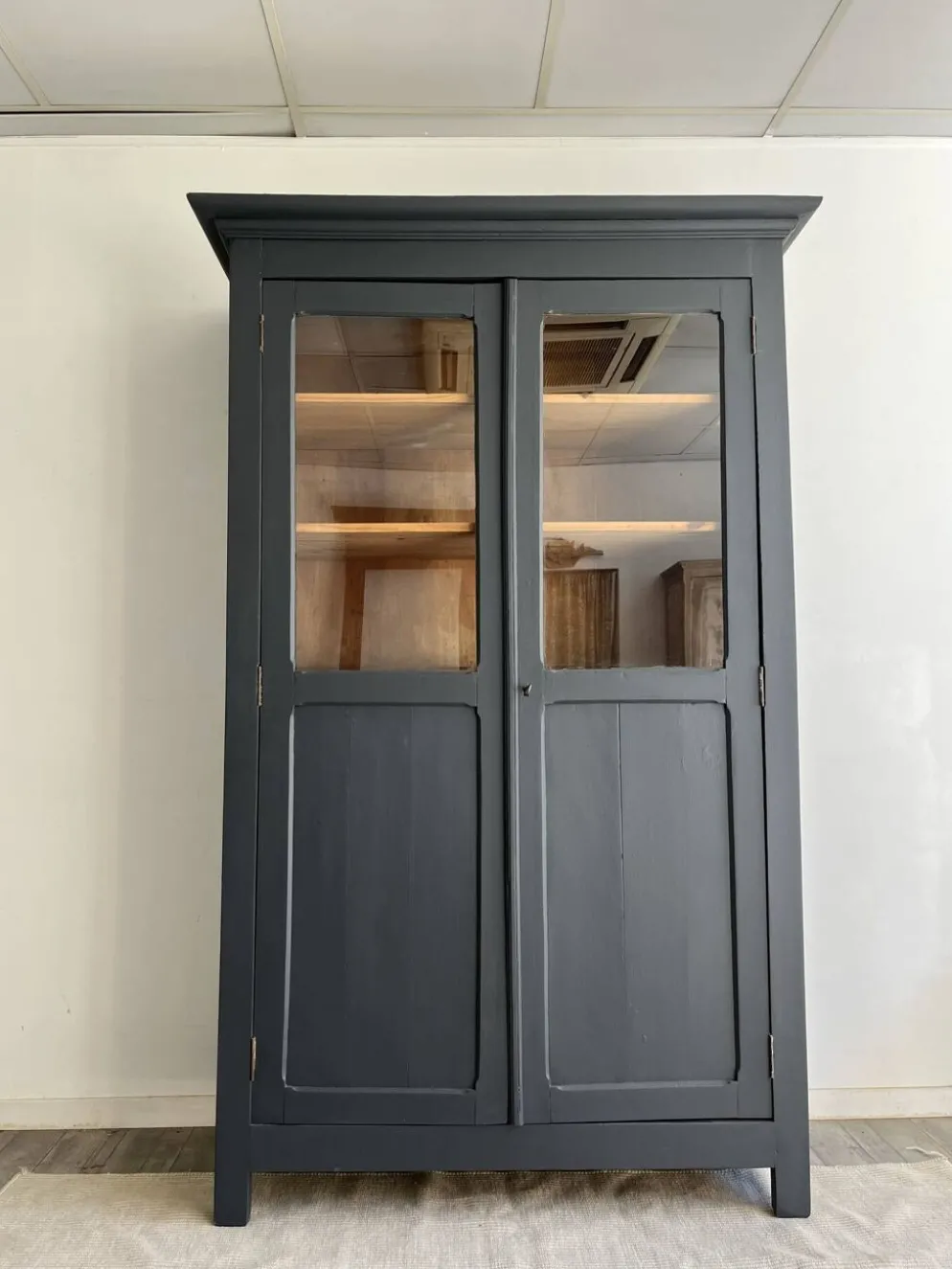 Armoire vitrée