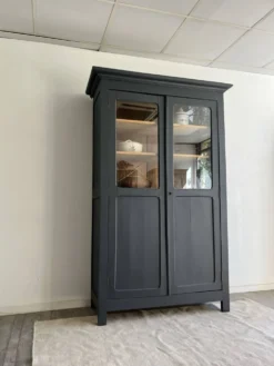 Armoire vitrée