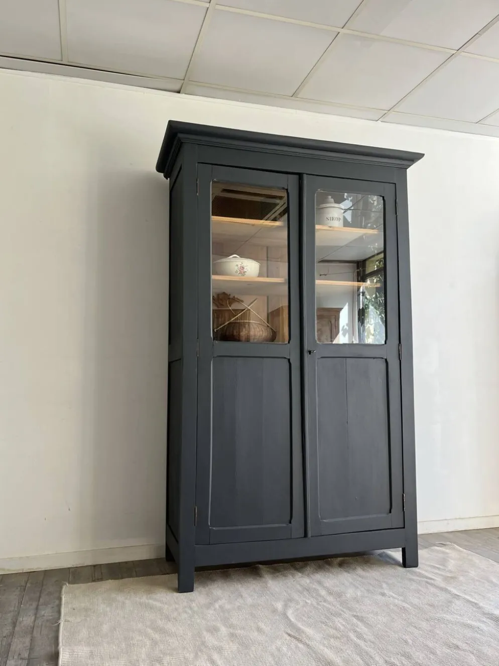 Armoire vitrée