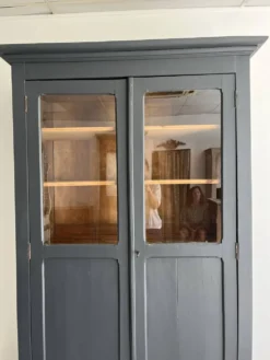 Armoire vitrée
