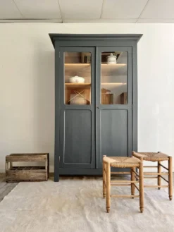 Armoire vitrée
