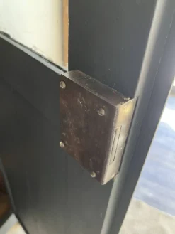 Armoire vitrée