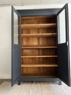 Armoire vitrée