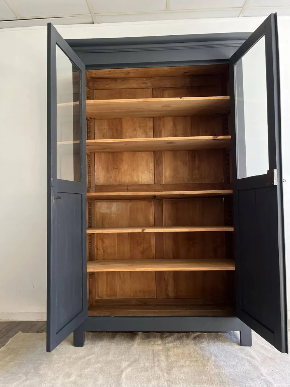 Armoire vitrée