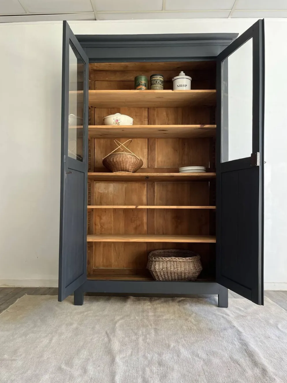 Armoire vitrée
