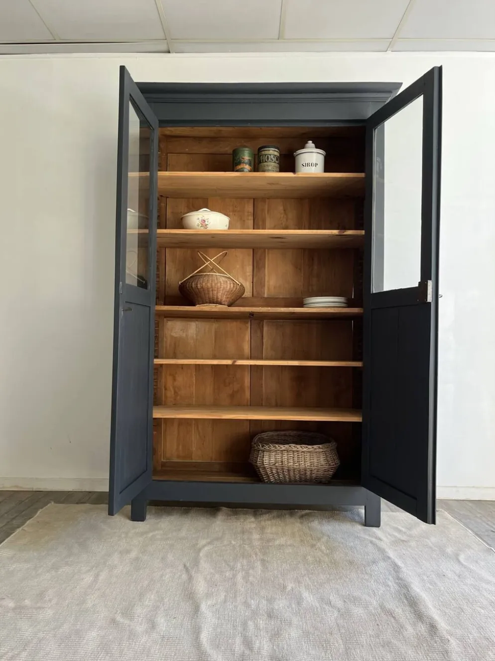 Armoire vitrée