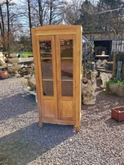 Armoire vitrée