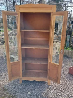 Armoire vitrée