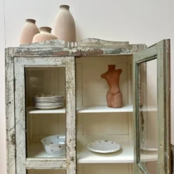 Armoire vitrée ancienne