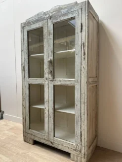 Armoire vitrée ancienne
