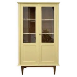 Armoire vitrée colorée